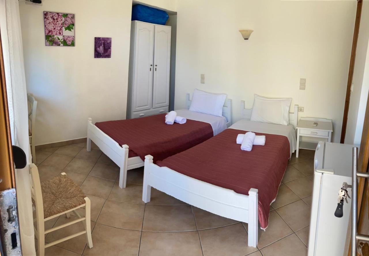 Molos Beach Rooms Kíssamos Esterno foto