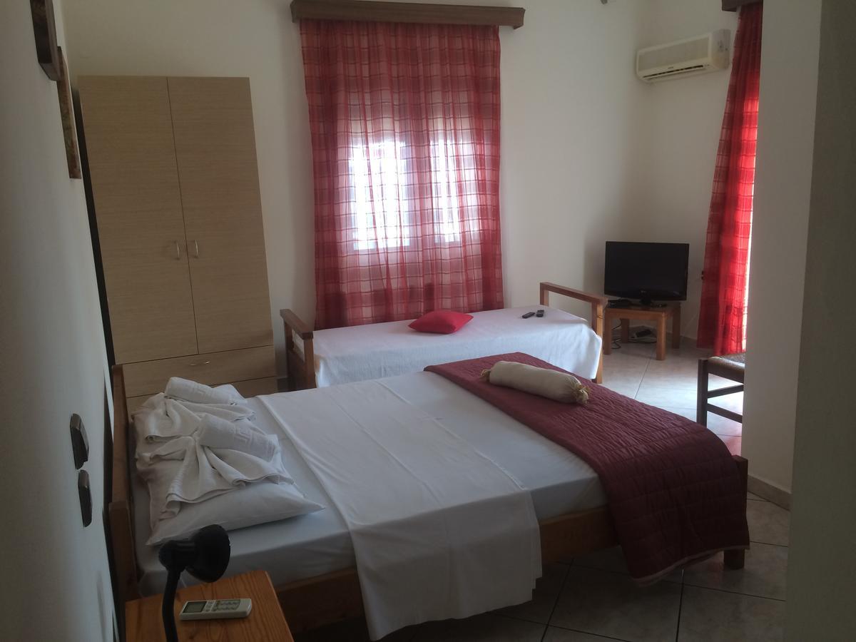 Molos Beach Rooms Kíssamos Esterno foto