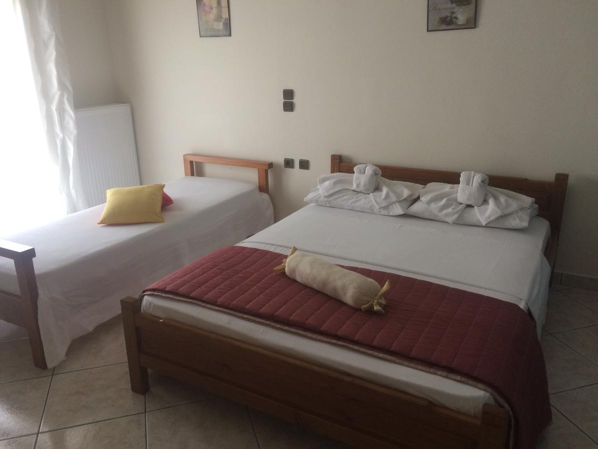 Molos Beach Rooms Kíssamos Esterno foto