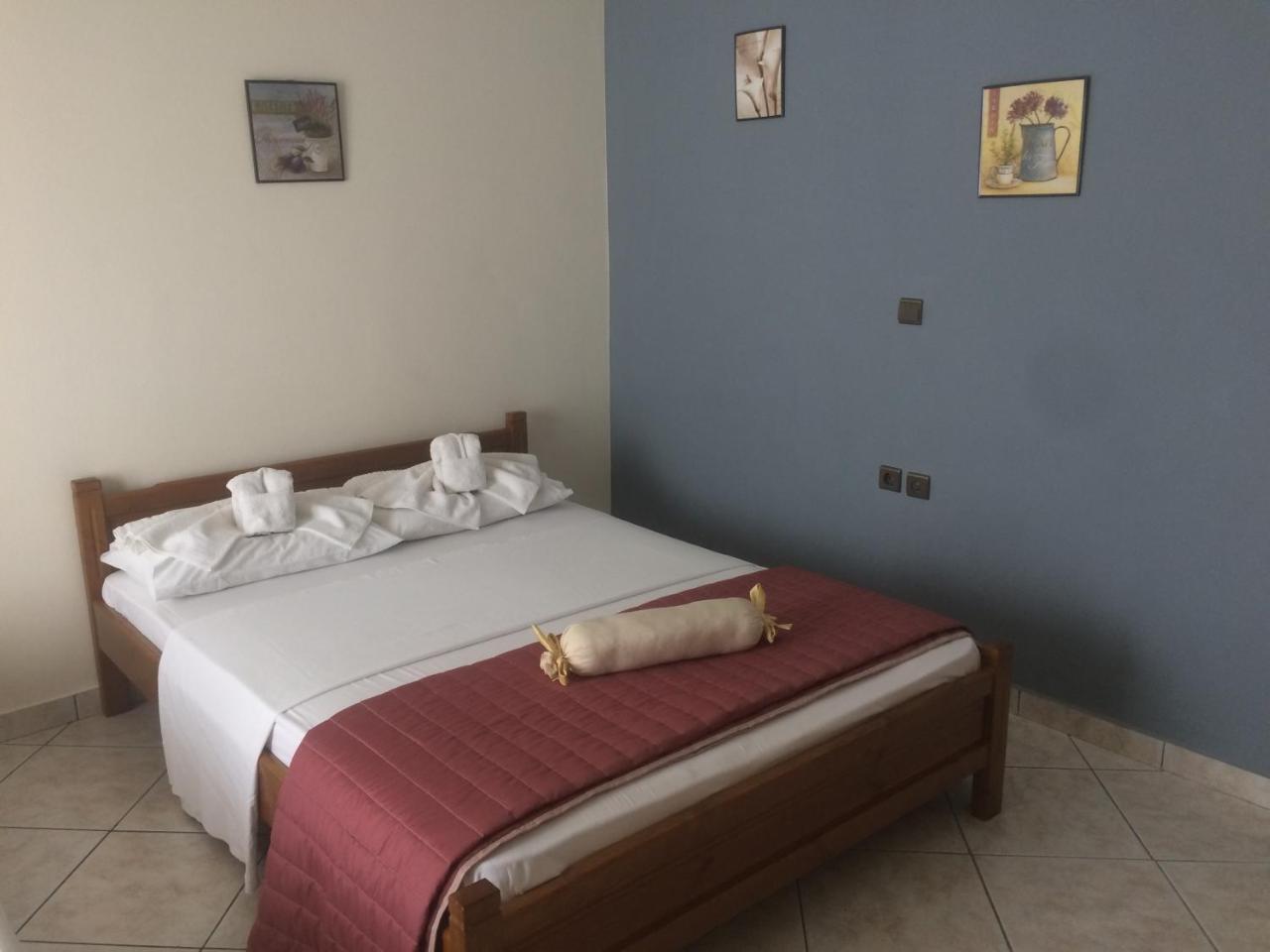 Molos Beach Rooms Kíssamos Esterno foto
